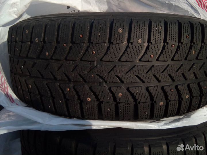 Bridgestone Ice Cruiser 7000 265/65 R17
