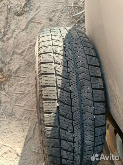 Bridgestone Blizzak Ice 185/60 R15