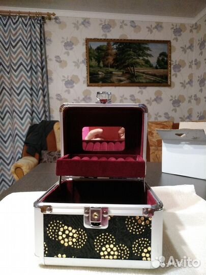 Шкатулка для драгоценностей
