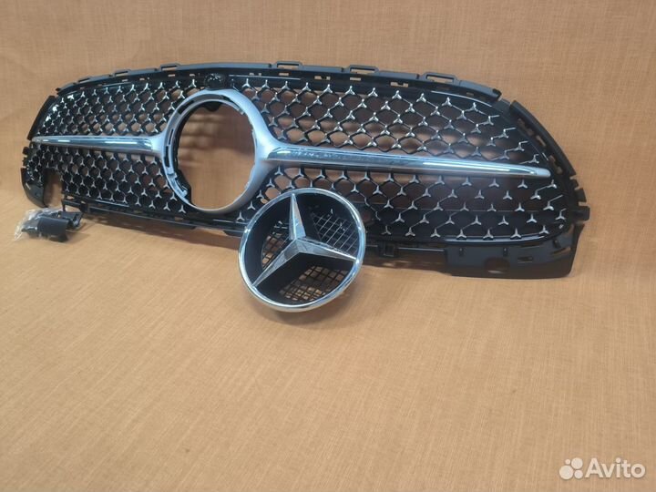 Решетка Радиатора Mercedes C206 Diamond Под Камеру