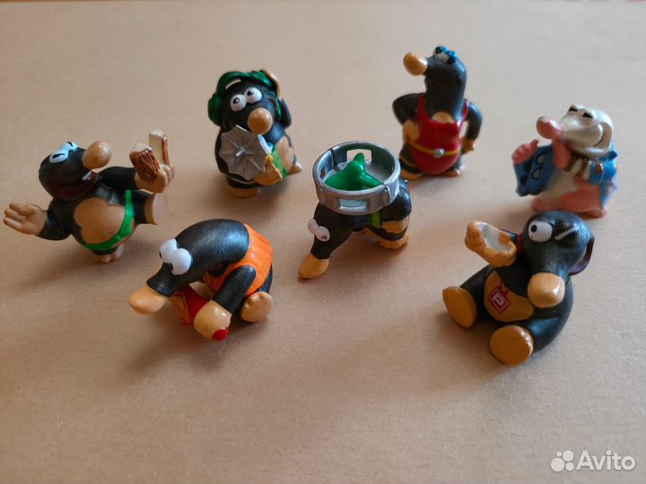 Игрушки из киндера 90