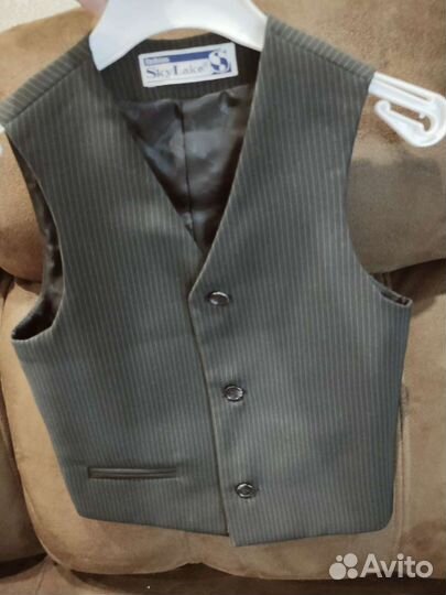 Классический жилет на мальчика