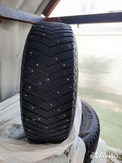 Goodyear Ultra Grip Ice Arctic 2 SUV 225/65 R17