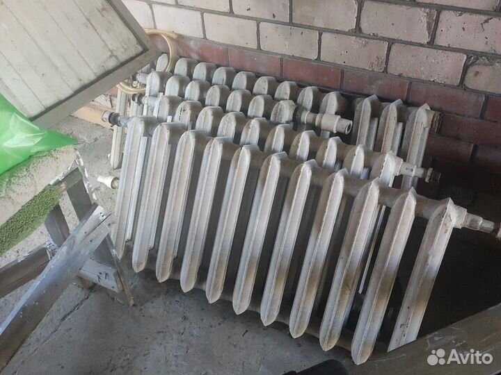 Продам чугунные батареи