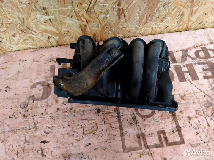 Коллектор впускной Renault Logan 2