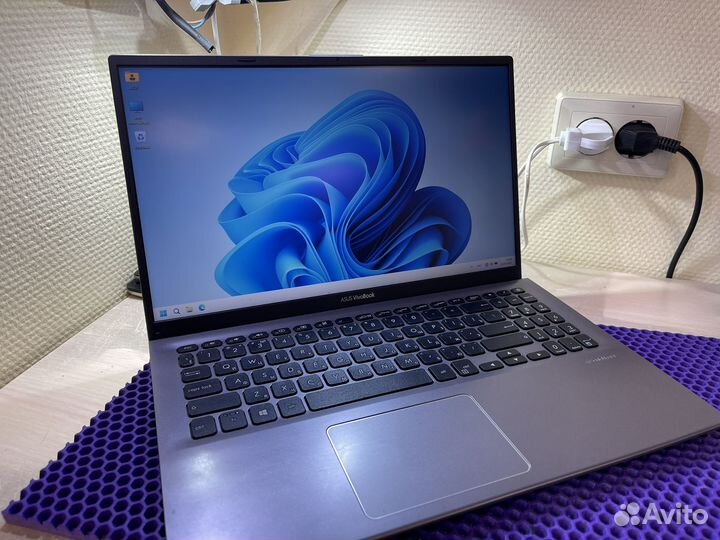 Asus vivobook 15 x512D