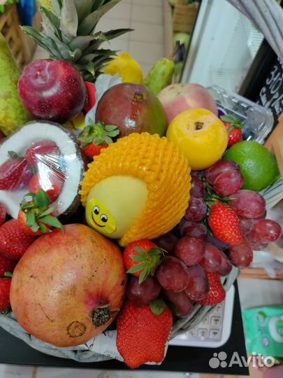 Сбор фруктовых корзин