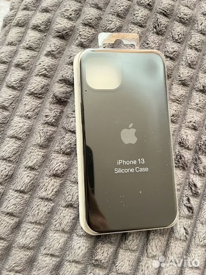 Чехол на iPhone 13