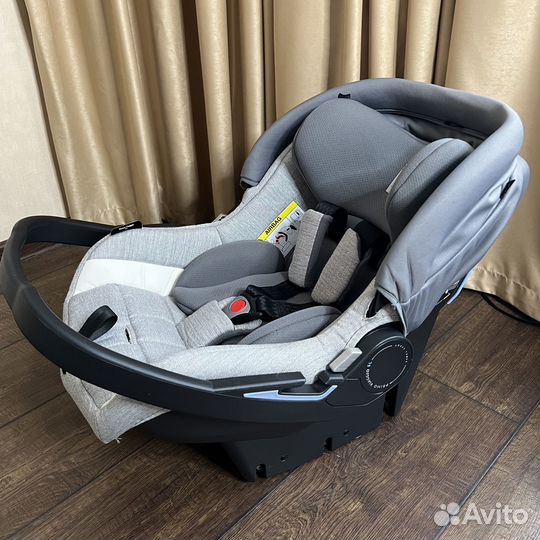 Автокресло Peg Perego Primo Viaggio Tri-fix