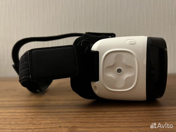Очки для смартфона Samsung Gear VR, черно-белый