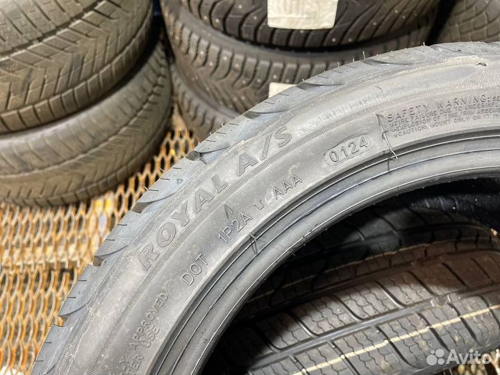 Royal Black Royal A/S 225/45 R17