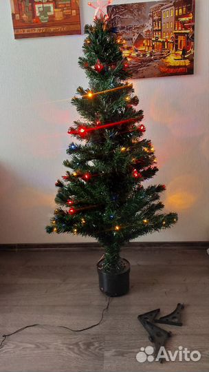 Елка искусственная со встроенной гирляндой 140 см