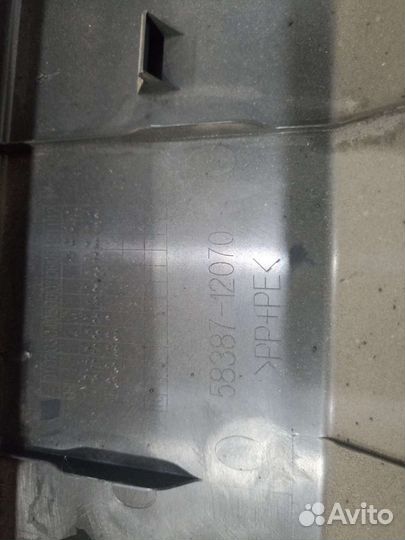 Обшивка панели Toyota Corolla 150 06-12г