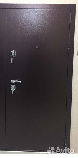 Дверь входная металлическая обшитая изнутри