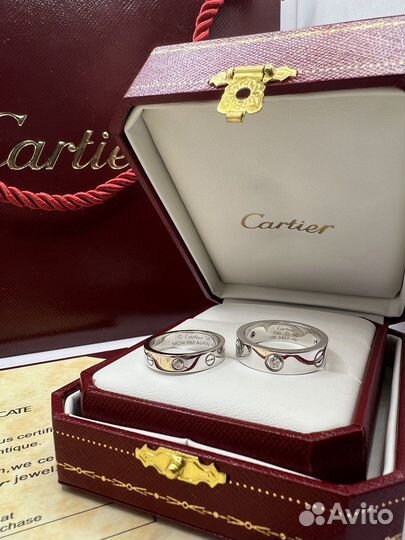 Золотое кольцо Картье Лав с бриллиантами