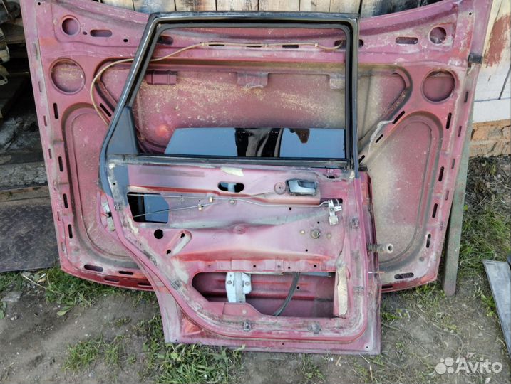 Продам двери и капот от пассата б3 седан