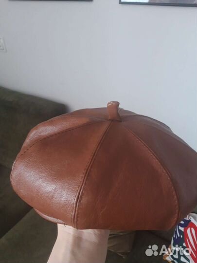 Берет из экокожи