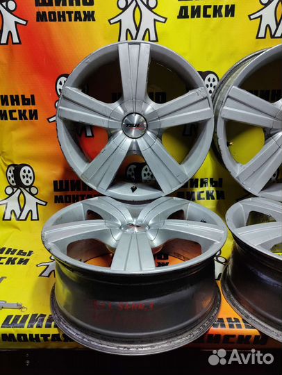 Литые диски R17 5*114.3 dia67.1 et41 7J