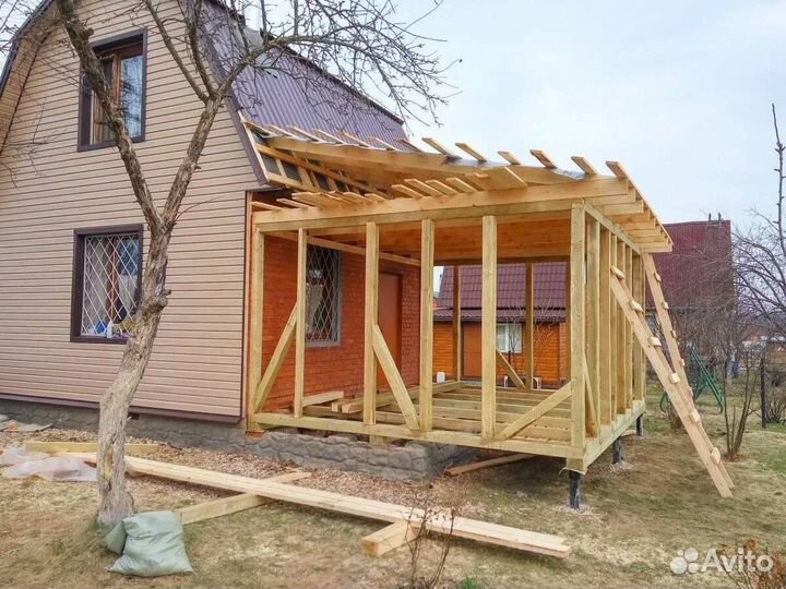 Бригада строителей