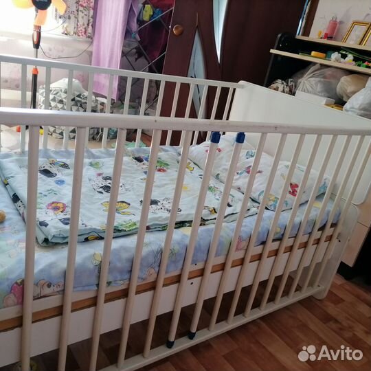 Продам детскую кроватку
