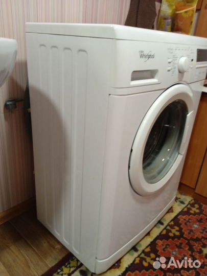 Продам стиральную машину whirlpool бу на 6 кг