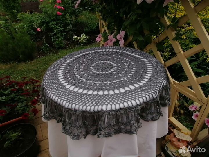 Скатерть круглая вязаная