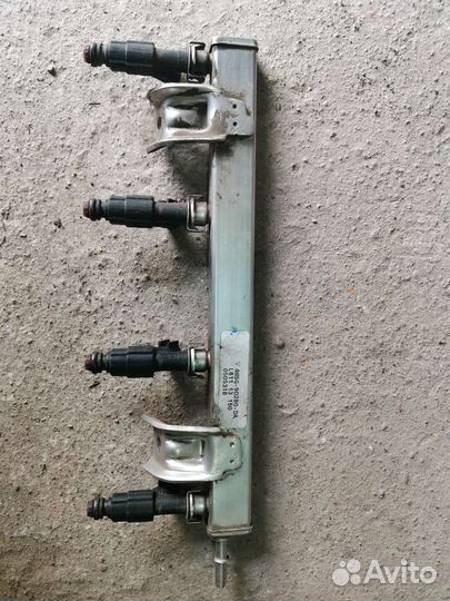 Ford 1,8 125л.с. Топливная рампа с форсунками