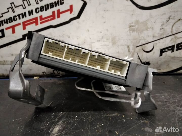 Блок EFI toyota 1NZ-FE porte NNP15 8966152E61