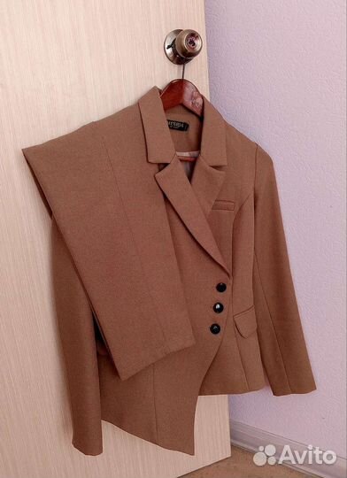 Костюм брючный