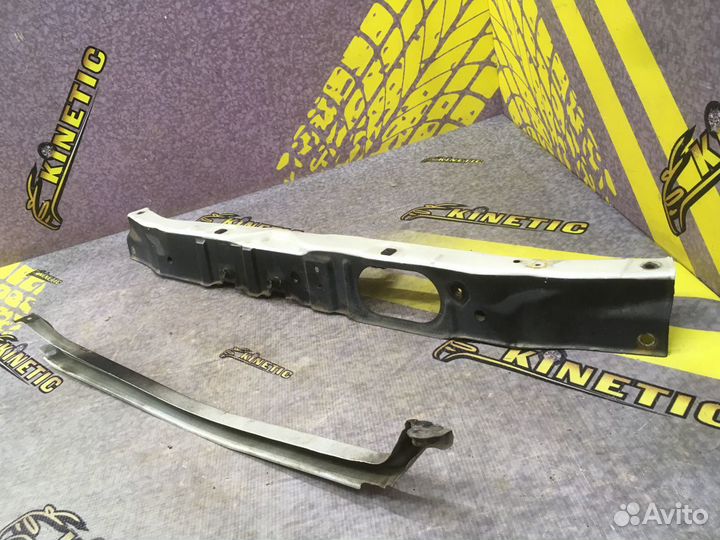 Планка телевизора верхняя Тойота Альфард ATH10