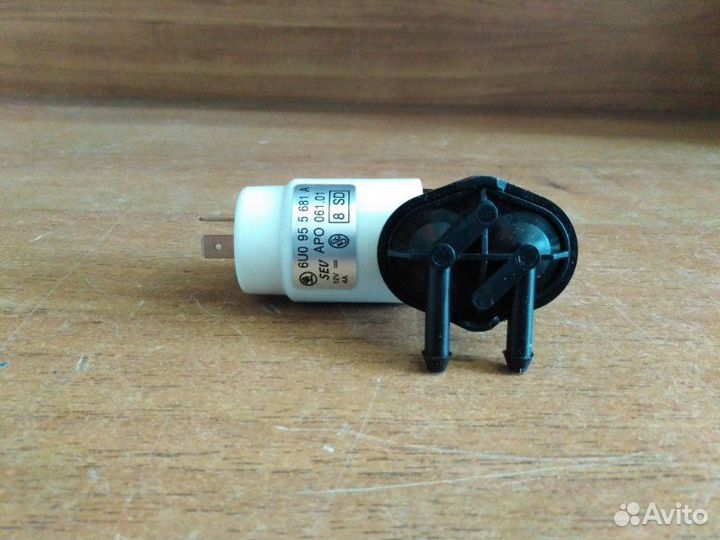 Моторчик стеклоомывателя Skoda Felicia 1995 - 2001