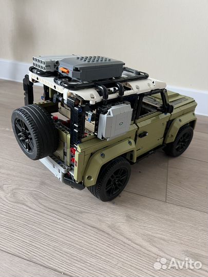 Lego technic 42110 Land Rover. Оригинал