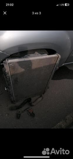 Радиатор охлаждения на Nissan X-Trail T30