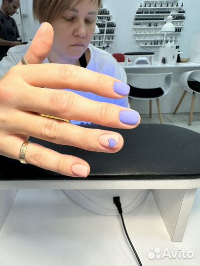 Маникюр с покрытием гель-лаком