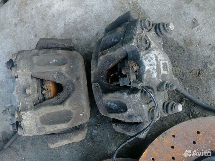 Комплект передних тормозов мерседес Mercedes w204