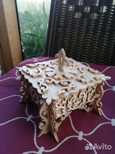 Шкатулка резная деревянная