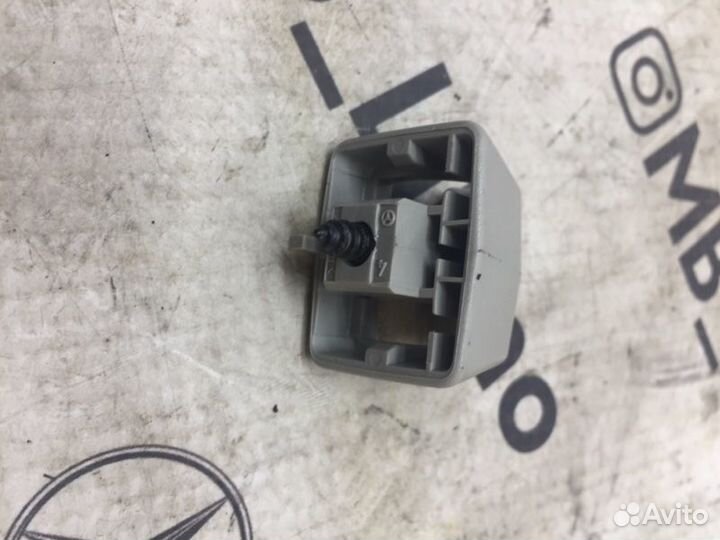 Крючок солнцезащитного козырька Mercedes Cl W216