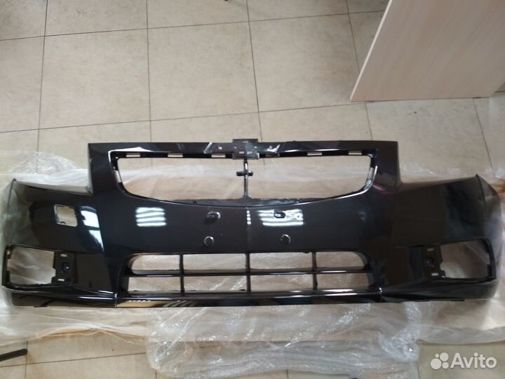 Бампер передний Шевроле Круз черный