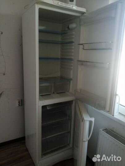 Холодильник бу indesit