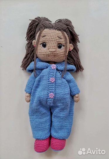 Вязаная кукла ручной работы