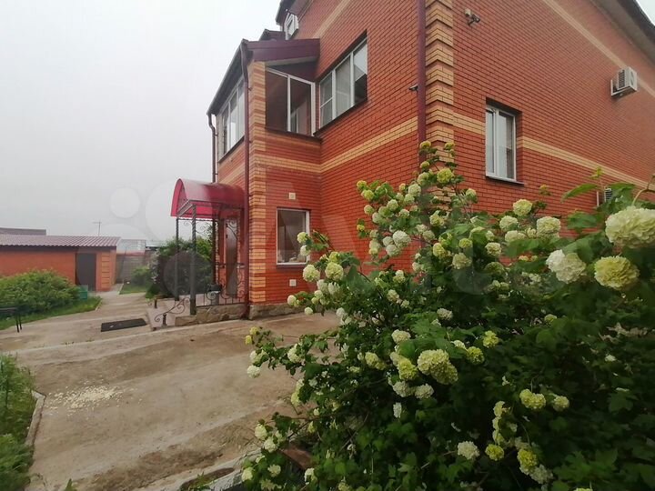 Дом 425 м² на участке 18 сот.