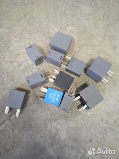 Реле Hyundai Sonata 5EF 2.7l