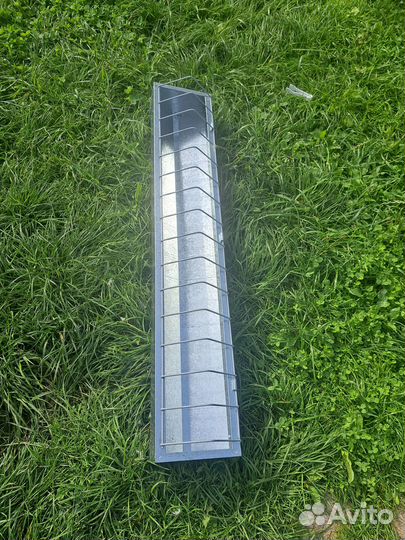 Кормушка для кур, уток, индюков, гусей