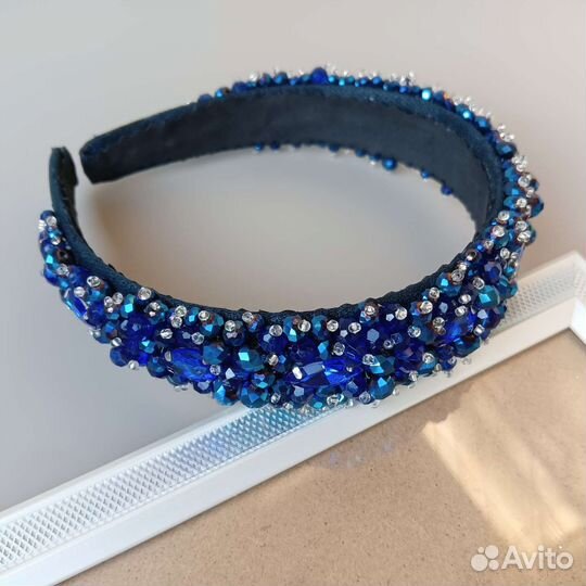 Ободок из бусин и страз. Ручная работа