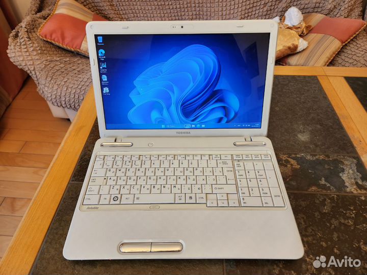 Ноутбук i3/10gb озу/256 SSD