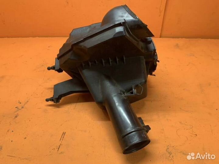 Корпус воздушного фильтра правый Infiniti Fx35 S51