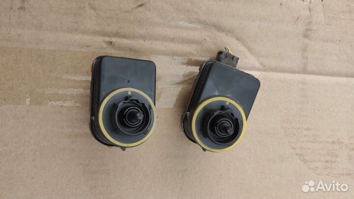 Моторчик корректора фар citroen Xsara Picasso