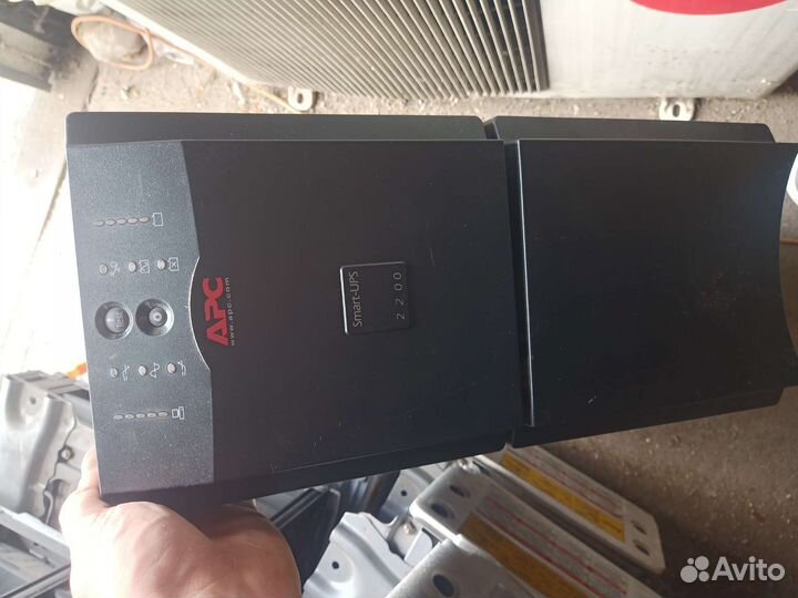 Источник бесперебойного питания apc smart ups 2200