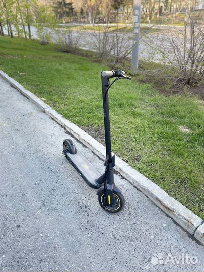 Электросамокат Ninebot kickscooter max g30p