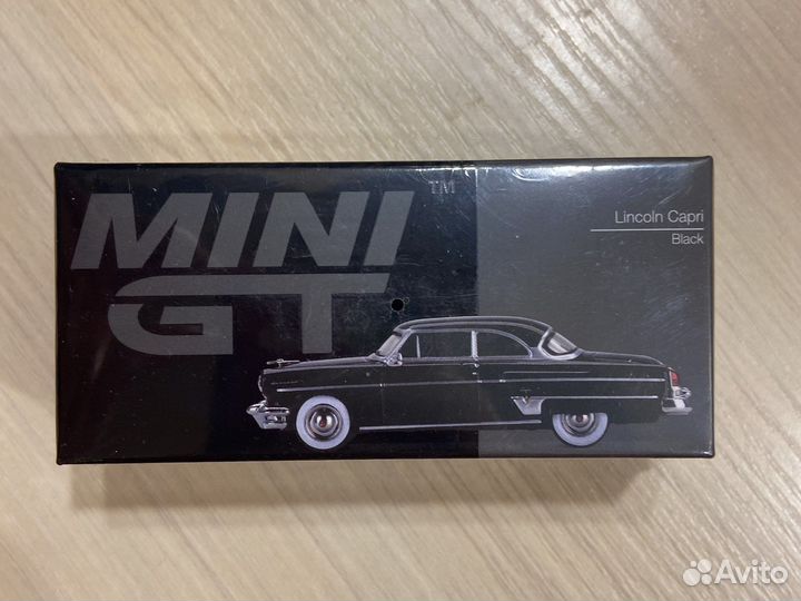 MiniGT 1:64 Lincoln Capri